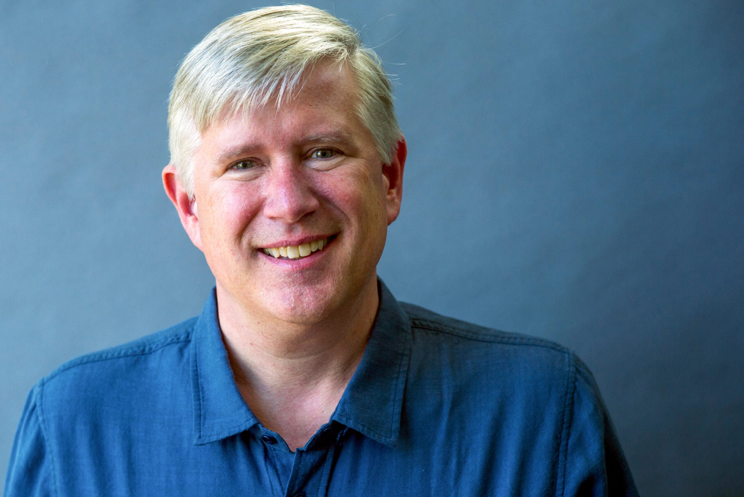 Tom Fishburne headshot